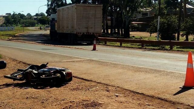 El rodado menor iba en sentido Sur-Norte y chocó con el lateral izquierdo del camión que iba de Este-Oeste.
