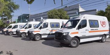Jaldo entregó ambulancias en las comunas de Simoca.