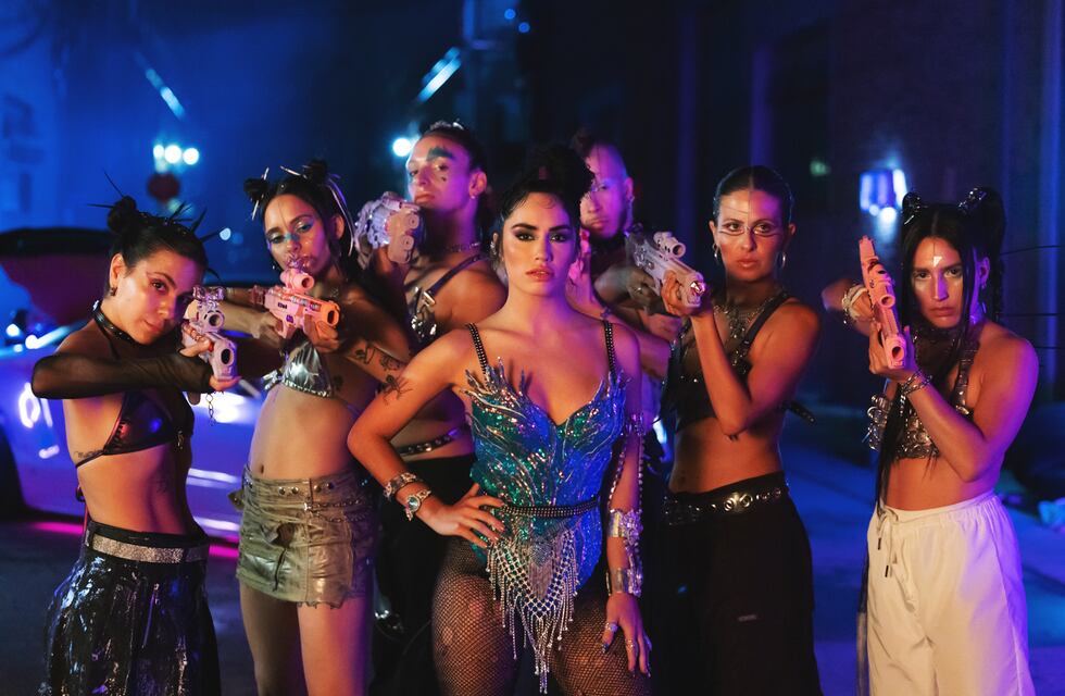 Lo dio todo: el baile de Damián Betular en el video de Lali que hizo explotar los memes en las redes