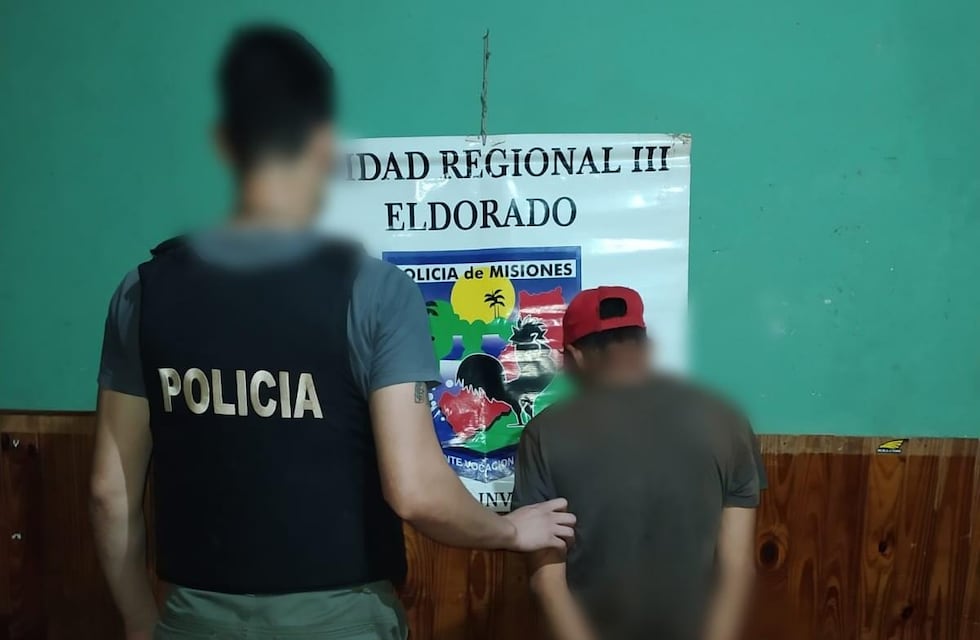 Joven detenido en Eldorado acusado de robar un celular a punta de cuchillo