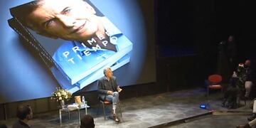 Mauricio Macri durante la presentación de su libro en Mendoza.