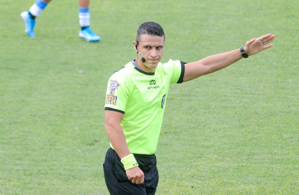 El extécnico de Talleres que fue amenazado por el árbitro al final del Barracas-Huracán