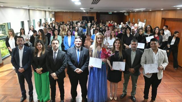 Resaltando la lucha constante por los derechos LGTBIQ+.