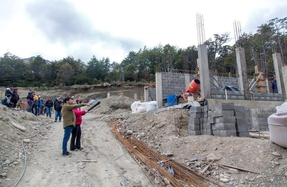 Municipalidad recorrió avances de obras y terrenos otorgados a Cooperativas y Mutuales