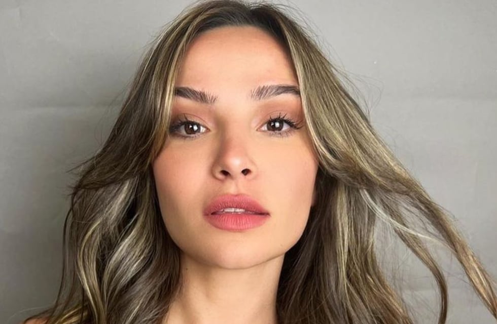 Brenda Asnicar le respondió a una seguidora que la criticó por ir al baño: “Las divinas también”