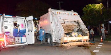 El camión recolector protagonista de uno de los accidentes fatales (El Diario)