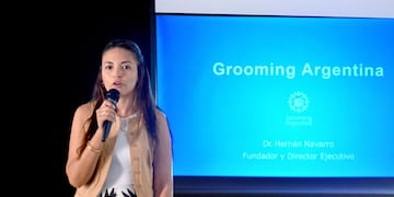 La Oficina de Escucha y Protección a Menores de Grooming y Bullying, junto a la ONG Grooming Argentina, capacitaron a operadores de las líneas 102, 107 y 911 en protocolos de procedimiento y actuación ante identificación y denuncia de este flagelo.