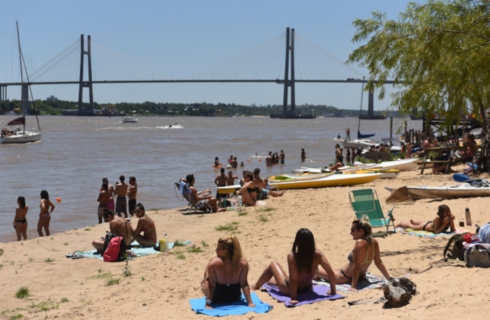 Cuánto salen los taxis náuticos para cruzar a las islas y disfrutar el verano en Rosario