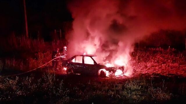 Incendio de vehículo en Ruta E 52 Arroyito