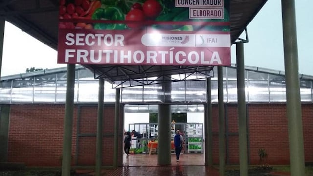 Gran concurrencia en el Mercado Concentrador de la ciudad de Eldorado.