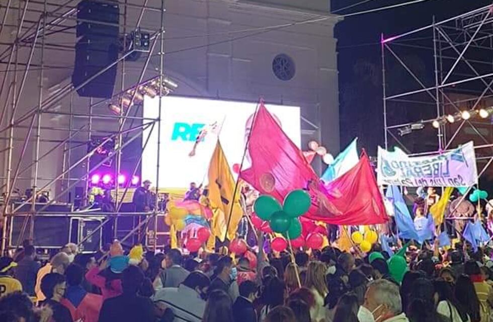 Polémica en Corrientes por el uso de iglesia y escuelas en la campaña electoral.