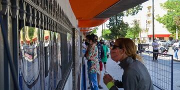 Por un corte de luz anunciado, este domingo no funcionará el Centro de Testeos del estadio Cantoni en San Juan.