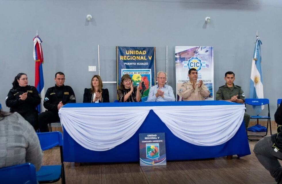 Charla Debate sobre intervenciones contra la violencia escolar y familiar en Comandante Andresito