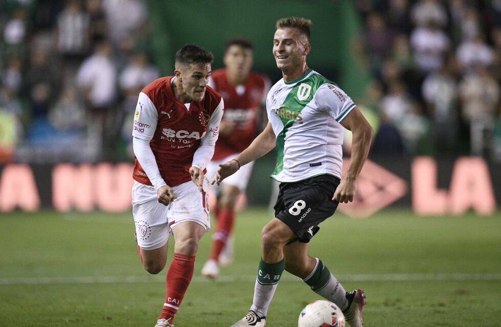 Banfield goleó 4-1 a Independiente en el Sur