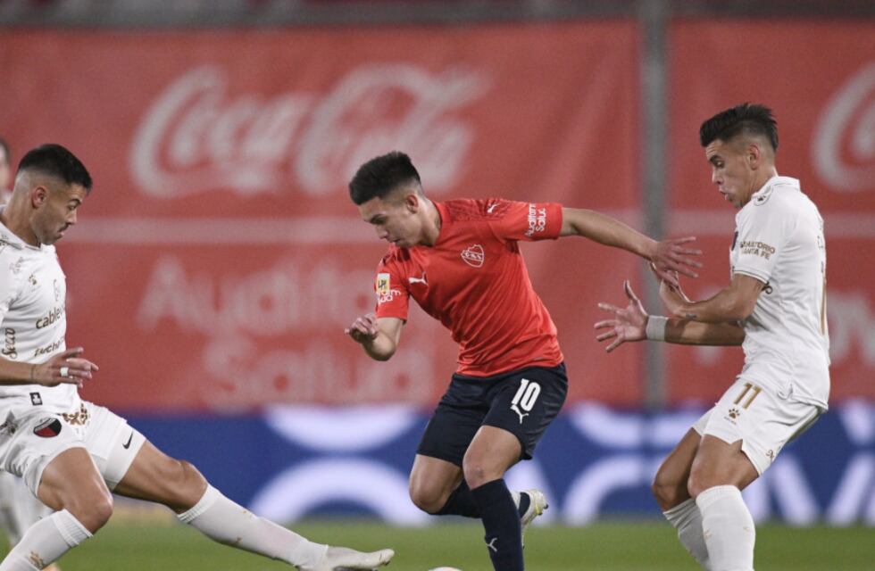 Liga Profesional: Independiente goleó a Colón por 3-0 y volvió a la punta del torneo
