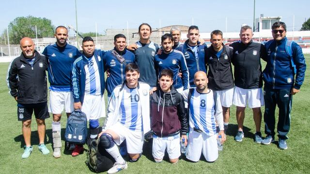 Los Murciélagos ya están en Córdoba para jugar la Copa América de fútbol para ciegos.