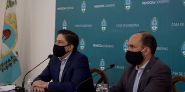 El Ministro de Educación de la Nación, Nicolás Trotta durante una reunión que mantuvo en Mendoza con el titular de la DGE, José Thomas. Gentileza Gobierno de Mendoza