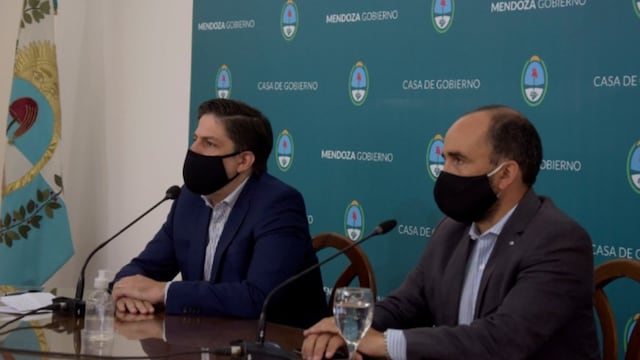 El Ministro de Educación de la Nación, Nicolás Trotta durante una reunión que mantuvo en Mendoza con el titular de la DGE, José Thomas. Gentileza Gobierno de Mendoza