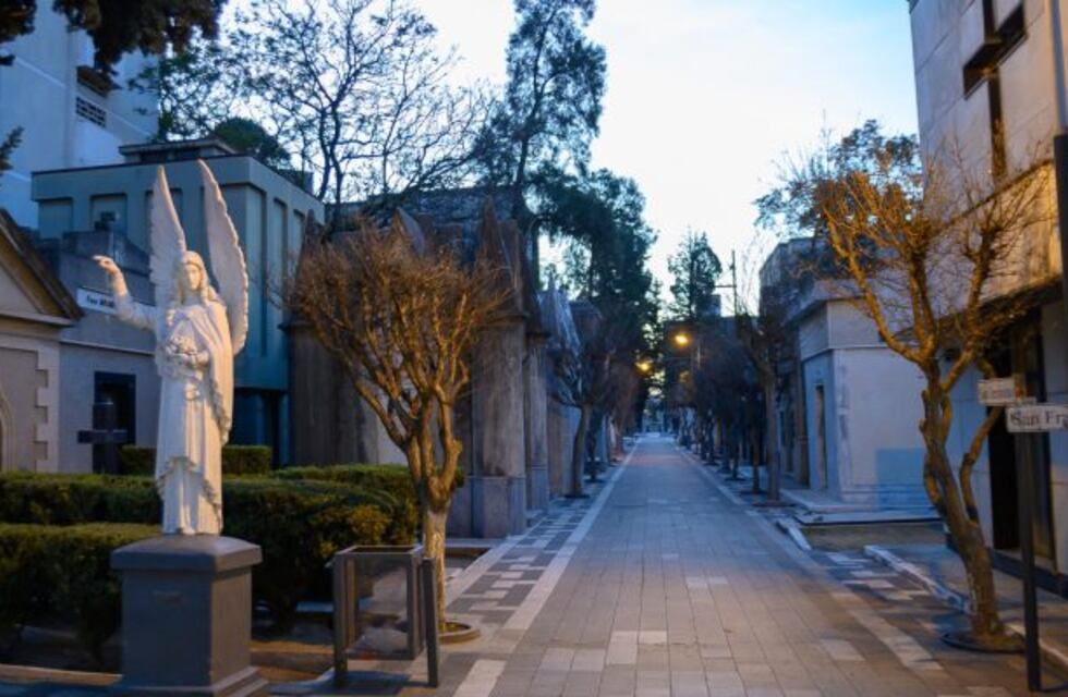 La fascinación por visitar a los muertos: necroturismo, una actividad que crece en Córdoba