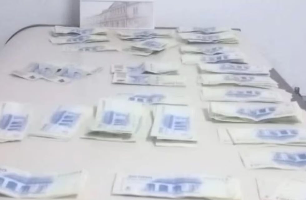 Compraron una moto con billetes falsos en Miramar y los descubrieron por un insólito motivo