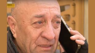 Oscar Montoya tiene 68 años y es el sostén de su familia.