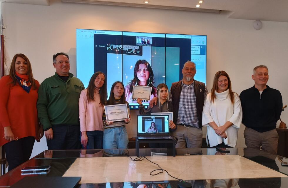 Una joven de Carlos Paz fue premiada por la creación de una app que detecta incendios forestarles: junto a su equipo viajaran a Silicon Valley