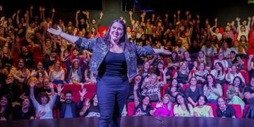 Malena Guinzburg vuelve a Mendoza con su show, "Querido Diario". Fuente Instagram @mguinzburg PH: @sofmunoz.ph