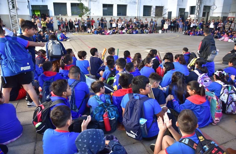 Pese al paro docente, muchas escuelas de Córdoba empezaron su actividad y los alumnos volvieron a clases