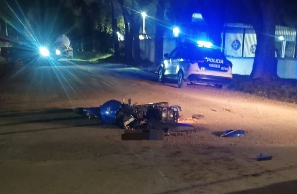 Siniestro vial en Córdoba: murió un motociclista en Bell Ville al impactar con un camión