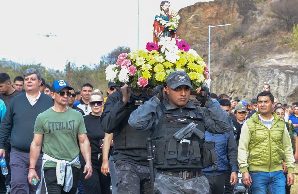 Festividades por un nuevo aniversario de la policia de Catamarca