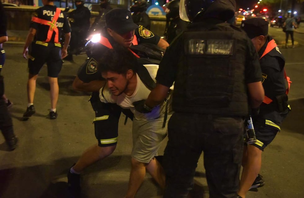 Cacerolazo en Córdoba contra el DNU de Milei: los cinco detenidos ya están en libertad