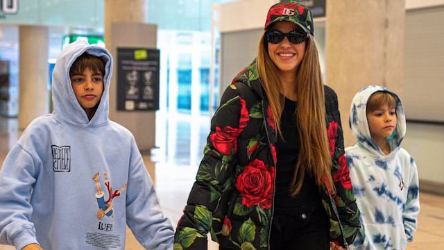 Shakira y sus dos hijos, Milán y Sasha Piqué.