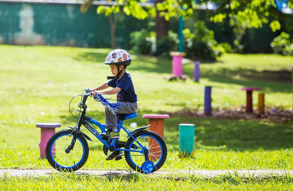 Maestro de Corrientes inició una campaña para comprarles bicicletas a sus alumnos a cambio de “cafecitos”