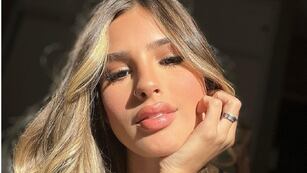 El infartante look de Julieta Poggio: vestido transparente y espalda descubierta. Foto: Instagram
