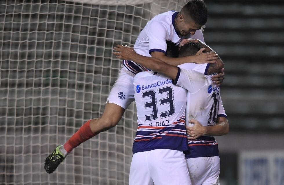 San Lorenzo goleó 3-0 a Liniers y avanzó a la próxima fase de la Copa Argentina