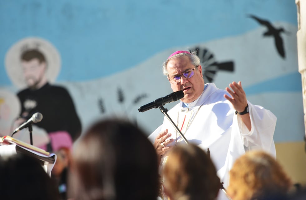 El Arzobispo de Córdoba hizo una dura crítica por el aumento de los senadores: Fue descarado