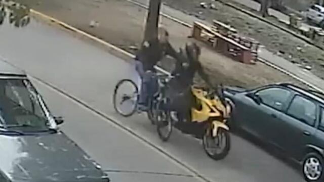 Un hombre fue atropellado por una moto en Córdoba.