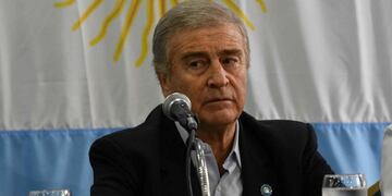 Oscar Aguad, exministro de Defensa durante la gestión de Macri, salió al cruce de las acusaciones desde Bolivia (La Voz).