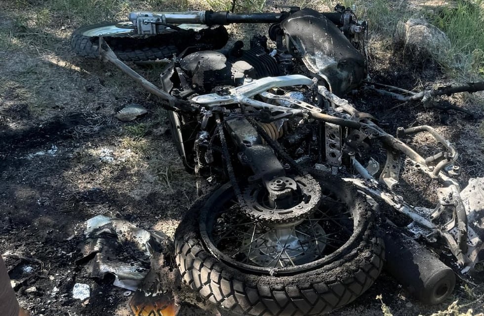 Vacaciones frustradas en San Antonio de Arredondo: les robaron las motos y una apareció incendiada