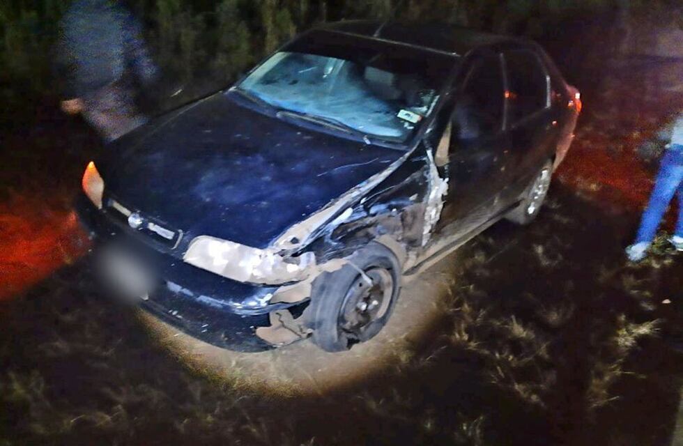 Siniestro vial en Jardín América: una motociclista de 19 años en estado crítico