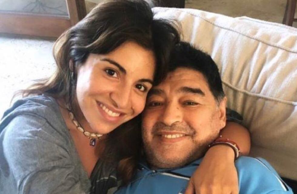 El sentido mensaje de Gianinna Maradona a mil días de la muerte de su padre y el palito para “los mafiosos”