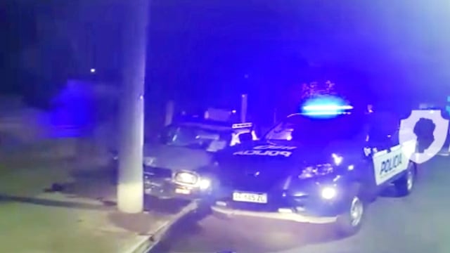 Persecución en Córdoba de un Renault 12 con dos delincuentes que llevaban además a un nene de 4 años con ellos.
