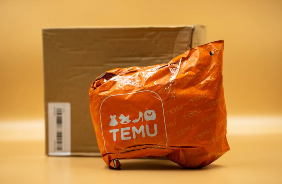 Pidió unas fundas para almohada en Temu y quedó indignada con lo que recibió