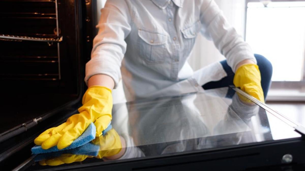Mantener el horno libre de malos olores es posible con soluciones naturales, sin necesidad de productos químicos.