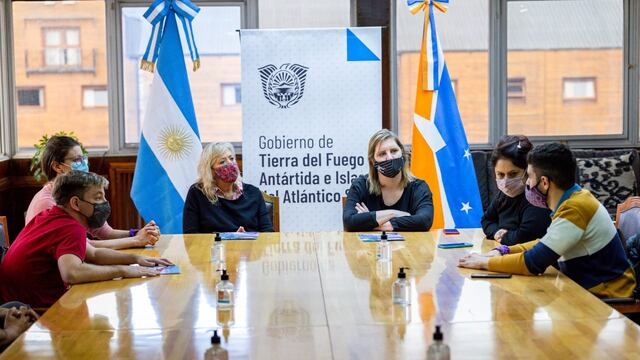 Gobierno y la asociación civil “ciclo positivo” articularán acciones contra la discriminación de personas con VIH