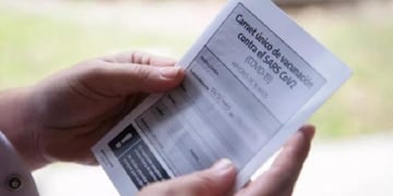 Denuncian venta de carnets truchos de vacunación Covid-19 en Eldorado.