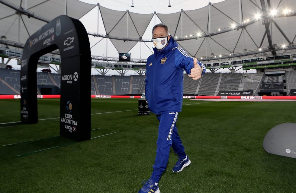 Boca: banderas de agradecimiento para Miguel Ángel Russo y de bienvenida para Sebastián Battaglia