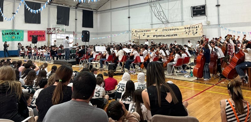 Se realizó en Gonzales Chaves el XIV Encuentro Regional de Orquestas Bonaerenses