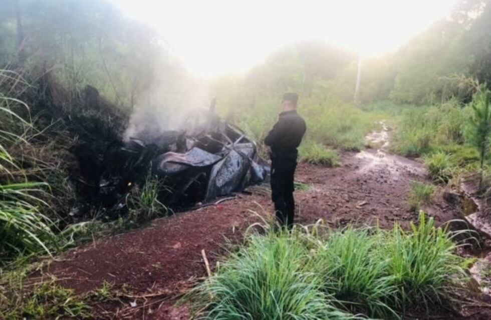 San Pedro: dos personas fallecieron calcinadas en el incendio de un vehículo que despistó