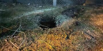 El túnel que cavaron para entrar al club.